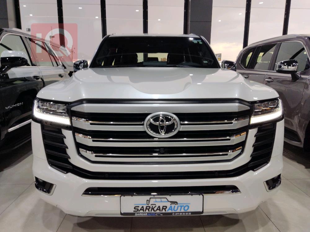 تۆیۆتا لاند کروزەر